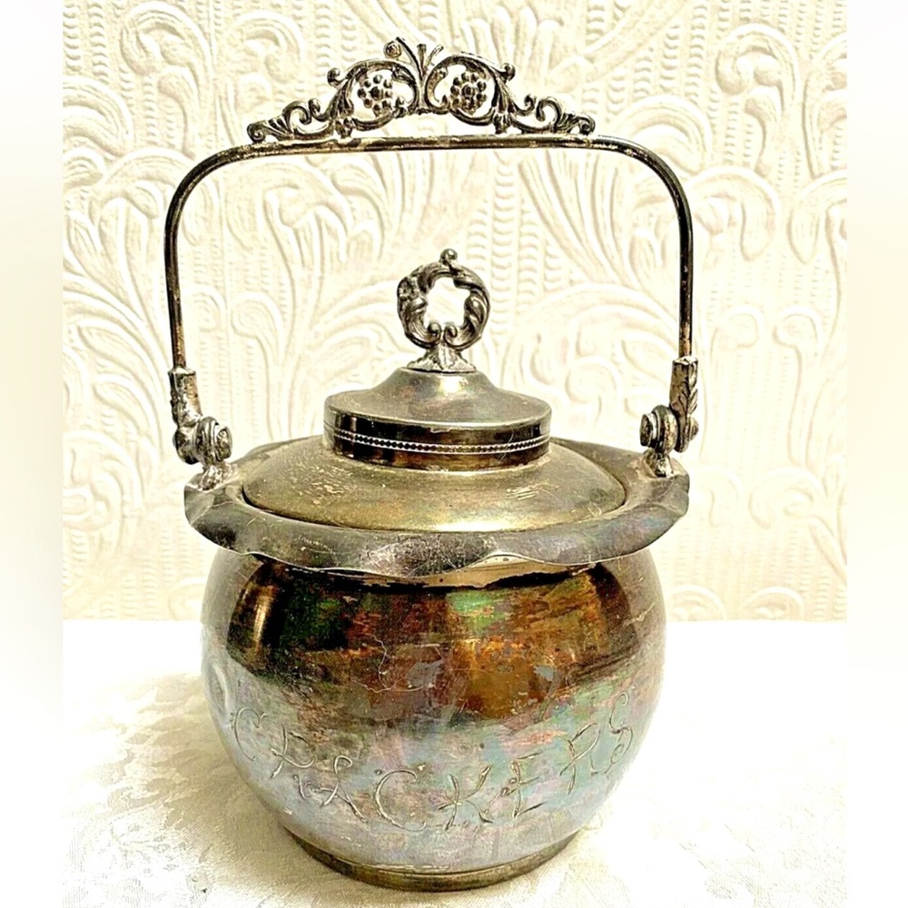 Beautiful Antique Silverplated Cracker Jar Front Etched “Crackers”